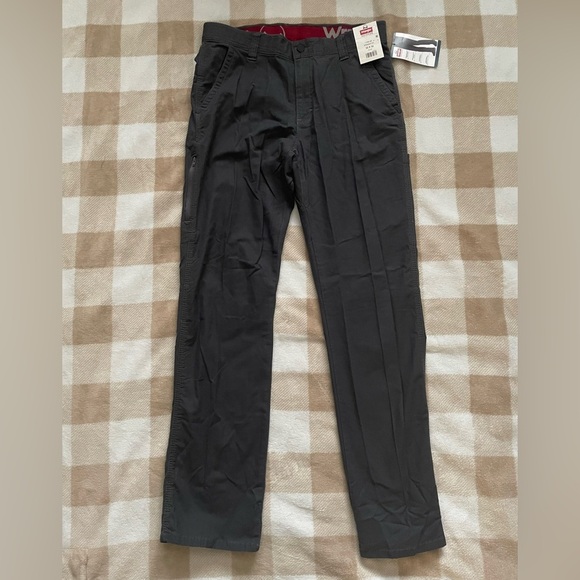 Wrangler Outdoor Men's Dark Gray Utility Pants Straight Fit - Picture 1 of 11